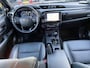 Toyota Hilux 2.8 D-4D Double Cab Invincible Automaat Nieuw geleverd, incl. o.a.: De laadbak is gecoat, trekhaak 13plg, stoelverwarming, achteruitrij camera, keyless, navigatie, Apple CarPlay/Android Auto, JBL Audio, NL-auto, boekjes compleet, 265/65R18 banden CST AT318 Sahara 4X4 terreinbanden
