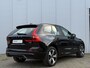 Volvo XC60 T6 Plug-in hybrid AWD Plus Dark | Panoramisch Schuif-/Kanteldak | Semi- Elektrische Trekhaak | Verwarmde Voorstoelen, Stuurwiel en Achterbank | 360-Camera | Adaptieve Cruise Control | Draadloze Telefoonlader