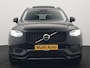 Volvo XC90 T8 Recharge AWD Ultimate Dark LONG RANGE 7 Persoons Plug In Hybrid 456pk Dealer O.H. PHEV | Panodak | Head Up | Adaptive Cruise | Camera | Lederen Sportstoelen Memory & Verwarmd | Google Assistent | Harman & Kardon | Stuur Verwarmd | Apple Carplay | Blis | Keyless | Virtual |