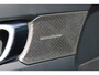 Volvo XC40 B4 Automaat Plus Black Edition | Verwarmbare voorstoelen | Verwarmbaar stuurwiel | Premium audio by Harman Kardon | Panoramadak | Verwarmbaar voorruit | Rondom zichtcamera | 20 inch Lichtmetalen velgen | Alarmklasse 3