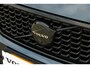 Volvo XC40 B4 Automaat Plus Black Edition | Verwarmbare voorstoelen | Verwarmbaar stuurwiel | Premium audio by Harman Kardon | Panoramadak | Verwarmbaar voorruit | Rondom zichtcamera | 20 inch Lichtmetalen velgen | Alarmklasse 3