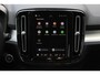 Volvo XC40 B4 Automaat Plus Black Edition | Verwarmbare voorstoelen | Verwarmbaar stuurwiel | Premium audio by Harman Kardon | Panoramadak | Rondom zichtcamera | Verwarmbare voorruit | 20 inch Lichtmetalen velgen | Alarmklasse 3
