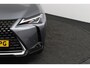 Lexus UX 250h Preference Line | 18 Inch Lichtmetalen velgen | Privacy Glass | Blind Spot Monitor
