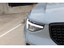 Volvo XC40 B4 Plus Black Edition Elektrisch Verstelbare Voorstoelen | Getint Glas Achter | 20 inch Lichtmetalen Velgen Hoogglans Zwart | Keyless | Elektrische Achterklep | Premium audio by Harman Kardon | Stoelverwarming | Stuurverwarming | Volvo UX Infotainment | Adaptieve Cruise Control | Pilot Assist | BLIS