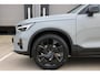 Volvo XC40 B4 Plus Black Edition Elektrisch Verstelbare Voorstoelen | Getint Glas Achter | 20 inch Lichtmetalen Velgen Hoogglans Zwart | Keyless | Elektrische Achterklep | Premium audio by Harman Kardon | Stoelverwarming | Stuurverwarming | Volvo UX Infotainment | Adaptieve Cruise Control | Pilot Assist | BLIS