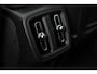 Volvo XC40 B4 Plus Black Edition Elektrisch Verstelbare Voorstoelen | Getint Glas Achter | 20 inch Lichtmetalen Velgen Hoogglans Zwart | Keyless | Elektrische Achterklep | Premium audio by Harman Kardon | Stoelverwarming | Stuurverwarming | Volvo UX Infotainment | Adaptieve Cruise Control | Pilot Assist | BLIS