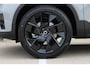 Volvo XC40 B4 Plus Black Edition Elektrisch Verstelbare Voorstoelen | Getint Glas Achter | 20 inch Lichtmetalen Velgen Hoogglans Zwart | Keyless | Elektrische Achterklep | Premium audio by Harman Kardon | Stoelverwarming | Stuurverwarming | Volvo UX Infotainment | Adaptieve Cruise Control | Pilot Assist | BLIS