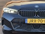 BMW 3-Serie Touring 330e Panoramadak / HUD / Leer / Stoelverwarming
