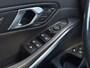 BMW 3-Serie Touring 330e Panoramadak / HUD / Leer / Stoelverwarming