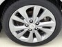 Toyota Auris Touring Sports 1.8 Hybrid Executive Limited | Panoramadak | Parkeersensoren V+A | Climate control | LM velgen |
