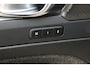 Volvo XC40 B4 Plus Dark | Verwarmbare Voorstoelen en Stuurwiel | Semi-Elektrische Trekhaak | Verwarmbare Voorruit | Premium Audio by Harman Kardon | Adaptieve Cruise Control | Park Assist