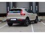 Volvo XC40 B4 Plus Dark | Verwarmbare Voorstoelen en Stuurwiel | Semi-Elektrische Trekhaak | Verwarmbare Voorruit | Premium Audio by Harman Kardon | Adaptieve Cruise Control | Park Assist