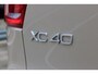 Volvo XC40 B4 Plus Dark | Verwarmbare Voorstoelen en Stuurwiel | Semi-Elektrische Trekhaak | Verwarmbare Voorruit | Premium Audio by Harman Kardon | Adaptieve Cruise Control | Park Assist