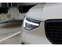 Volvo XC40 B4 Plus Dark | Verwarmbare Voorstoelen en Stuurwiel | Semi-Elektrische Trekhaak | Verwarmbare Voorruit | Premium Audio by Harman Kardon | Adaptieve Cruise Control | Park Assist