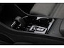 Volvo XC40 B4 Plus Dark | Verwarmbare Voorstoelen en Stuurwiel | Semi-Elektrische Trekhaak | Verwarmbare Voorruit | Premium Audio by Harman Kardon | Adaptieve Cruise Control | Park Assist