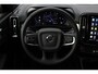 Volvo XC40 B4 Plus Dark | Verwarmbare Voorstoelen en Stuurwiel | Semi-Elektrische Trekhaak | Verwarmbare Voorruit | Premium Audio by Harman Kardon | Adaptieve Cruise Control | Park Assist