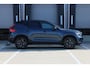 Volvo XC40 B4 Automaat Plus Black Edition | Elektrisch Verstelbare Voorstoelen | Getint Glas Achter | 20 inch Lichtmetalen Velgen| Keyless | Elektrische Achterklep | Premium audio by Harman Kardon | Stoelverwarming | Stuurverwarming | Volvo UX Infotainment | Adaptieve Cruise Control | Pilot Assist | BLIS