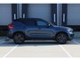 Volvo XC40 B4 Plus Black Edition Elektrisch Verstelbare Voorstoelen | Getint Glas Achter | 20 inch Lichtmetalen Velgen| Keyless | Elektrische Achterklep | Premium audio by Harman Kardon | Stoelverwarming | Stuurverwarming | Volvo UX Infotainment | Adaptieve Cruise Control | Pilot Assist | BLIS