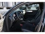 Volvo XC40 B4 Plus Black Edition Elektrisch Verstelbare Voorstoelen | Getint Glas Achter | 20 inch Lichtmetalen Velgen| Keyless | Elektrische Achterklep | Premium audio by Harman Kardon | Stoelverwarming | Stuurverwarming | Volvo UX Infotainment | Adaptieve Cruise Control | Pilot Assist | BLIS