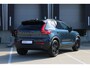 Volvo XC40 B4 Plus Black Edition Elektrisch Verstelbare Voorstoelen | Getint Glas Achter | 20 inch Lichtmetalen Velgen| Keyless | Elektrische Achterklep | Premium audio by Harman Kardon | Stoelverwarming | Stuurverwarming | Volvo UX Infotainment | Adaptieve Cruise Control | Pilot Assist | BLIS