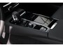 Volvo XC40 B4 Automaat Plus Black Edition | Elektrisch Verstelbare Voorstoelen | Getint Glas Achter | 20 inch Lichtmetalen Velgen| Keyless | Elektrische Achterklep | Premium audio by Harman Kardon | Stoelverwarming | Stuurverwarming | Volvo UX Infotainment | Adaptieve Cruise Control | Pilot Assist | BLIS