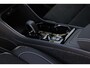 Volvo XC40 B4 Plus Black Edition Elektrisch Verstelbare Voorstoelen | Getint Glas Achter | 20 inch Lichtmetalen Velgen| Keyless | Elektrische Achterklep | Premium audio by Harman Kardon | Stoelverwarming | Stuurverwarming | Volvo UX Infotainment | Adaptieve Cruise Control | Pilot Assist | BLIS