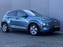 Hyundai Kona Electric EV Fashion 64 kWh Automaat / Dealer onderhouden / Accu SoH 100% / HUD / Navigatie / Achteruitrijcamera / Apple Carplay Android /  17" LM wielen / Winterwielen tegen meerprijs € 499 /