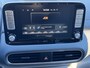 Hyundai Kona Electric EV Fashion 64 kWh Automaat / Dealer onderhouden / Accu SoH 100% / HUD / Navigatie / Achteruitrijcamera / Apple Carplay Android /  17" LM wielen / Winterwielen tegen meerprijs € 499 /