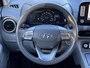 Hyundai Kona Electric EV Fashion 64 kWh Automaat / Dealer onderhouden / Accu SoH 100% / HUD / Navigatie / Achteruitrijcamera / Apple Carplay Android /  17" LM wielen / Winterwielen tegen meerprijs € 499 /