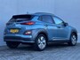 Hyundai Kona Electric EV Fashion 64 kWh Automaat / Dealer onderhouden / Accu SoH 100% / HUD / Navigatie / Achteruitrijcamera / Apple Carplay Android /  17" LM wielen / Winterwielen tegen meerprijs € 499 /