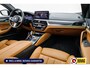 BMW 5-Serie 545e xDrive High Exec. M-sport Black Edition 394 PK automaat | Open Dak | Trekhaak elec. | 360 Camera, Stoel- en stuurverwarming