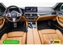 BMW 5-Serie 545e xDrive High Exec. M-sport Black Edition 394 PK automaat | Open Dak | Trekhaak elec. | 360 Camera, Stoel- en stuurverwarming