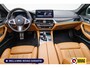 BMW 5-Serie 545e xDrive High Exec. M-sport Black Edition 394 PK automaat | Open Dak | Trekhaak elec. | 360 Camera, Stoel- en stuurverwarming