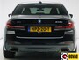 BMW 5-Serie 545e xDrive High Exec. M-sport Black Edition 394 PK | Open Dak | Trekhaak elec. | Volledig leder 360 Camera, Stoel- en stuurverwarming