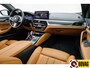 BMW 5-Serie 545e xDrive High Exec. M-sport Black Edition 394 PK | Open Dak | Trekhaak elec. | Volledig leder 360 Camera, Stoel- en stuurverwarming