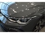 Volkswagen Golf 1.5 eTSI 3X R-LINE navi pano camera trekhaak 18 inch 150 pk !!