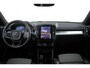 Volvo XC40 B4 197PK AUT7 Plus Dark | Adaptive Cruise & Pilot Assist | Premium audio by Harman Kardon | Power Seats incl. Memory | Verwarmbare voorstoelen + stuurwiel | Parkeercamera achter | Park Assist voor + achter | Apple Carplay | 18" Lichtmetalen wielen