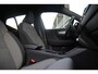 Volvo XC40 B4 197PK AUT7 Plus Dark | Adaptive Cruise & Pilot Assist | Premium audio by Harman Kardon | Power Seats incl. Memory | Verwarmbare voorstoelen + stuurwiel | Parkeercamera achter | Park Assist voor + achter | Apple Carplay | 18" Lichtmetalen wielen