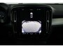Volvo XC40 B4 197PK AUT7 Plus Dark | Adaptive Cruise & Pilot Assist | Premium audio by Harman Kardon | Power Seats incl. Memory | Verwarmbare voorstoelen + stuurwiel | Parkeercamera achter | Park Assist voor + achter | Apple Carplay | 18" Lichtmetalen wielen