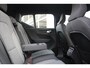 Volvo XC40 B4 197PK AUT7 Plus Dark | Adaptive Cruise & Pilot Assist | Premium audio by Harman Kardon | Power Seats incl. Memory | Verwarmbare voorstoelen + stuurwiel | Parkeercamera achter | Park Assist voor + achter | Apple Carplay | 18" Lichtmetalen wielen