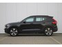 Volvo XC40 B4 197PK AUT7 Plus Dark | Adaptive Cruise & Pilot Assist | Premium audio by Harman Kardon | Power Seats incl. Memory | Verwarmbare voorstoelen + stuurwiel | Parkeercamera achter | Park Assist voor + achter | Apple Carplay | 18" Lichtmetalen wielen