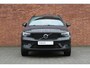 Volvo XC40 B4 Plus Dark | Verwarmbare Voorstoelen en Stuurwiel | Semi-Elektrische Trekhaak | Verwarmbare Voorruit | Premium Audio by Harman Kardon | Adaptieve Cruise Control | Park Assist