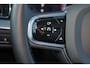 Volvo XC60 T6 Recharge AWD Plus Dark - Panorama/schuifdak - IntelliSafe Assist & Surround - 360º Camera - Verwarmde voorstoelen, stuur & achterbank - Parkeersensoren voor & achter - Elektr. bedienb. voorstoelen met geheugen - Draadloze tel. lader - Elektr. inklapbare trekhaak - 19' LMV