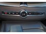 Volvo XC60 T6 Recharge AWD Plus Dark - Panorama/schuifdak - IntelliSafe Assist & Surround - 360º Camera - Verwarmde voorstoelen, stuur & achterbank - Parkeersensoren voor & achter - Elektr. bedienb. voorstoelen met geheugen - Draadloze tel. lader - Elektr. inklapbare trekhaak - 19' LMV