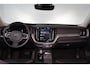 Volvo XC60 T6 Recharge AWD Plus Dark - Panorama/schuifdak - IntelliSafe Assist & Surround - 360º Camera - Verwarmde voorstoelen, stuur & achterbank - Parkeersensoren voor & achter - Elektr. bedienb. voorstoelen met geheugen - Draadloze tel. lader - Elektr. inklapbare trekhaak - 19' LMV