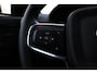 Volvo XC40 B4 Plus Dark | All-season banden | 19-inch lichtmetalen velgen | Keyless entry | Premium audio by Harman Kardon | Semi elek. trekhaak | Elek. bed. bestuurdersstoel met geheugen | Verwarmbare voorstoelen | Verwarmbaar stuurwiel | Elektrische achterklep | Blind spot | Google-maps navigatie | Parkeercamera achter | Parkeersensoren voor |