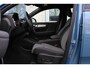 Volvo XC40 B4 Plus Dark | Semi elek. trekhaak | Verwarmbare voorstoelen en stuurwiel | Premium audio by Harman Kardon | Verwarmbare voorruit | Elektrische achterklep | Keyless entry | Parkeercamera achter | Parkeersensor voor | Elek. bed. bestuurdersstoel met geheugen | All-season banden | 19-inch lichtmetalen velgen | Blind spot | Google-maps navigatie