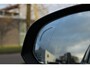 Volvo XC40 B4 Plus Dark | Semi elek. trekhaak | Verwarmbare voorstoelen en stuurwiel | Premium audio by Harman Kardon | Verwarmbare voorruit | Elektrische achterklep | Keyless entry | Parkeercamera achter | Parkeersensor voor | Elek. bed. bestuurdersstoel met geheugen | All-season banden | 19-inch lichtmetalen velgen | Blind spot | Google-maps navigatie