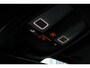 Volvo XC40 B4 Plus Dark | Semi elek. trekhaak | Verwarmbare voorstoelen en stuurwiel | Premium audio by Harman Kardon | Verwarmbare voorruit | Elektrische achterklep | Keyless entry | Parkeercamera achter | Parkeersensor voor | Elek. bed. bestuurdersstoel met geheugen | All-season banden | 19-inch lichtmetalen velgen | Blind spot | Google-maps navigatie