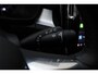 Volvo XC40 B4 Plus Dark | Semi elek. trekhaak | Verwarmbare voorstoelen en stuurwiel | Premium audio by Harman Kardon | Verwarmbare voorruit | Elektrische achterklep | Keyless entry | Parkeercamera achter | Parkeersensor voor | Elek. bed. bestuurdersstoel met geheugen | All-season banden | 19-inch lichtmetalen velgen | Blind spot | Google-maps navigatie